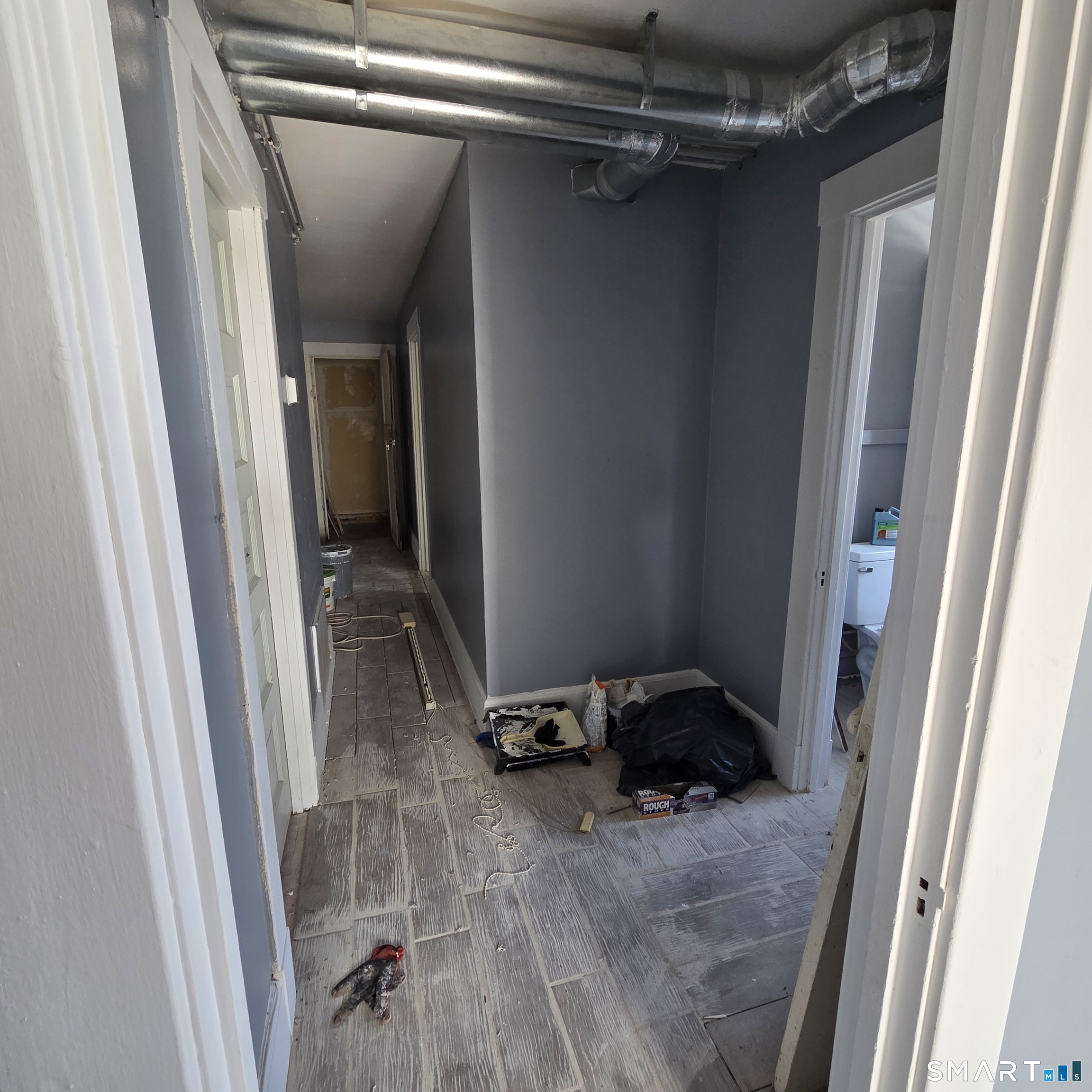 18 Darby Street Bloomfield, CT 06002 - Photo 13 of 14 Third Floor Hallway