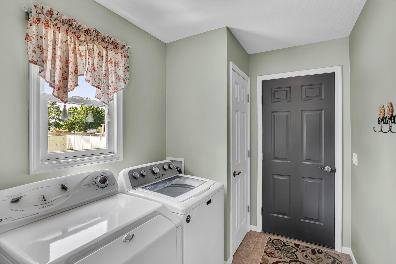 7970 Wadding Drive Onsted, MI 49265 - Photo 32 of 50 laundry room