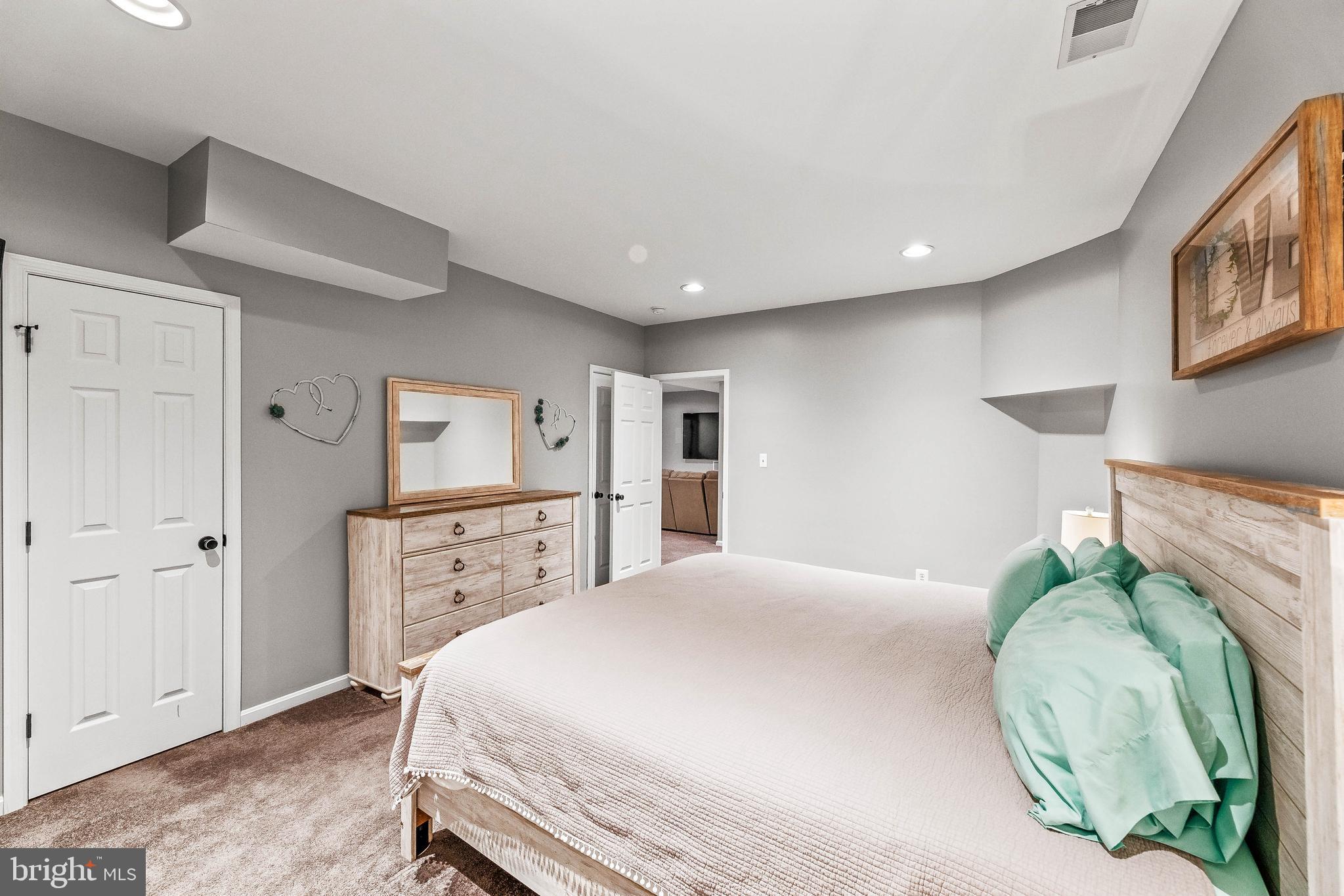 1515 Rising Ridge Road Mount Airy, MD 21771 - Photo 34 of 41 Gallery Image 34