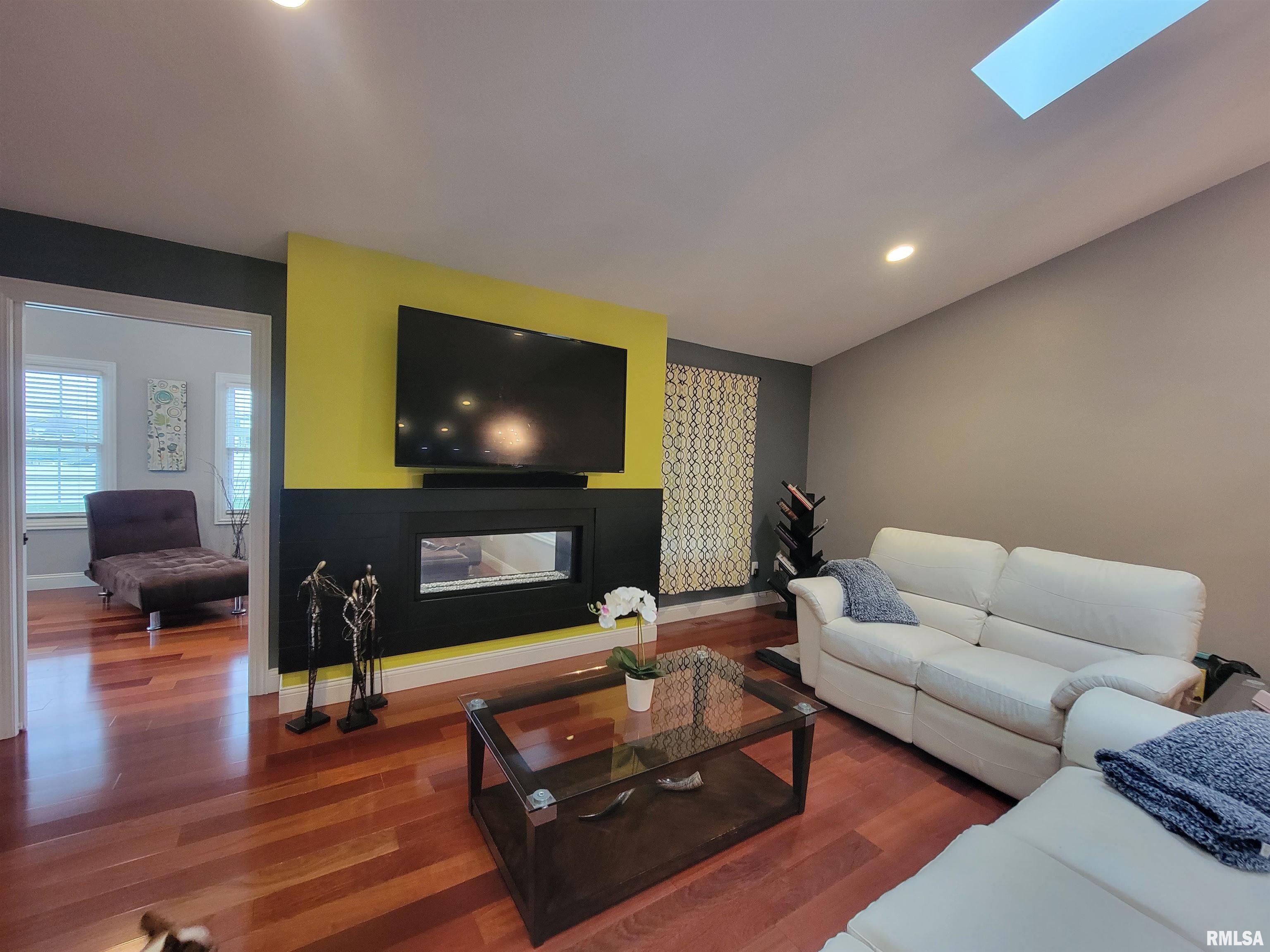 1403 Kingsbury Road Washington, IL 61571 - Photo 5 of 23 Gallery Image 5