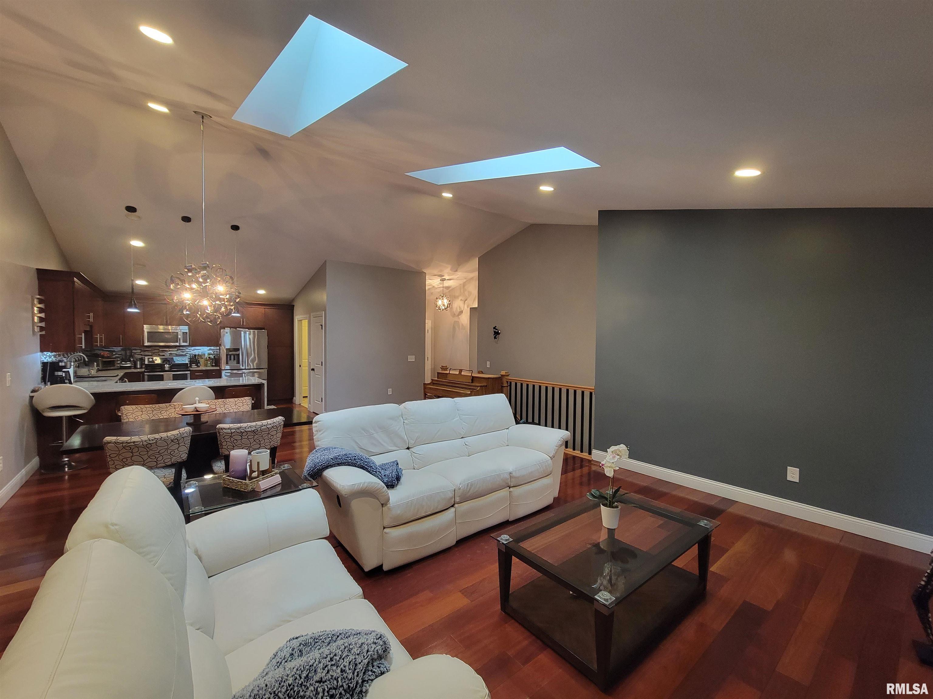 1403 Kingsbury Road Washington, IL 61571 - Photo 10 of 23 Gallery Image 10