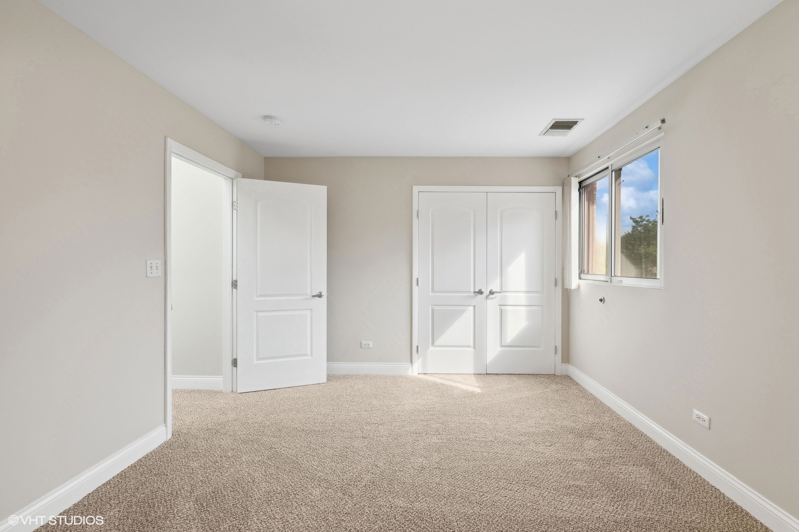388 Milford Road Deerfield, IL 60015 - Photo 22 of 37 a view of an empty room