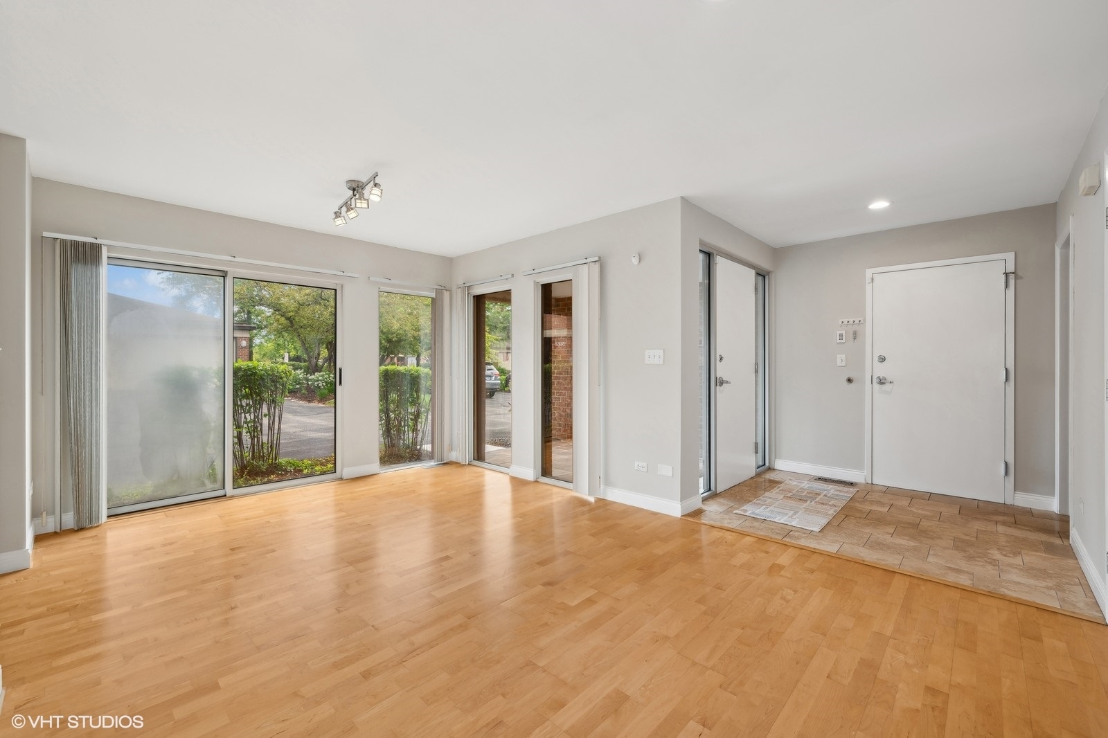 388 Milford Road Deerfield, IL 60015 - Photo 5 of 37 a view of an empty room with glass door