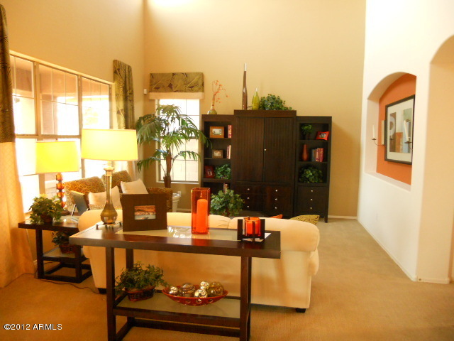 3092 East Ridgewood Lane Gilbert, AZ 85298 - Photo 5 of 5 Moonshadow Living room