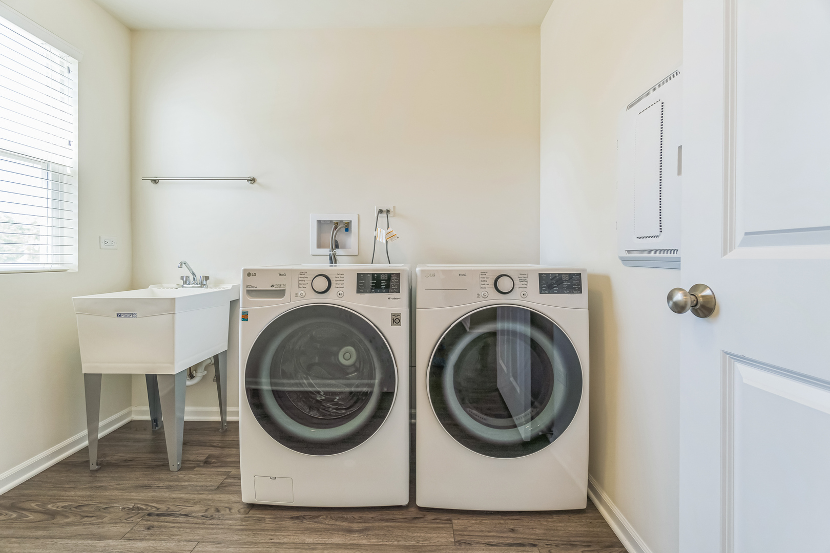 4138 Irving Road Aurora, IL 60504 - Photo 30 of 32 a utility room with dryer and washer