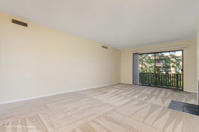 $165,000 | 450 North Main Street, Unit S307A, Wauconda, IL 60084