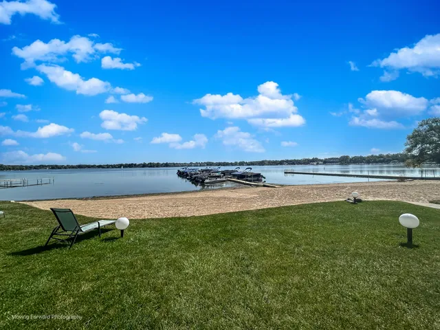 $165,000 | 450 North Main Street, Unit S307A, Wauconda, IL 60084