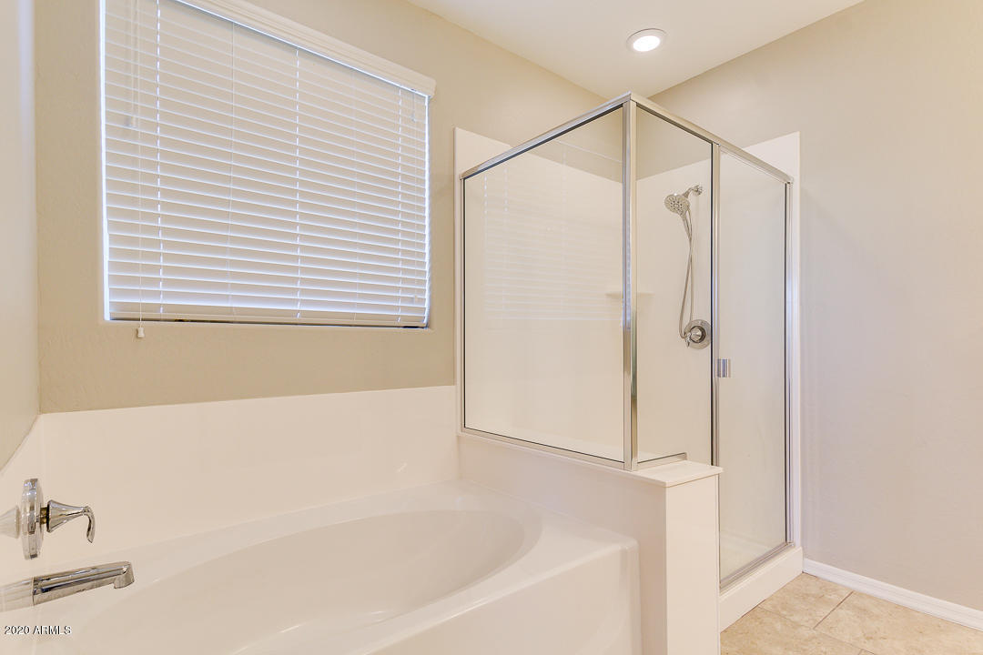17736 West Sandy Road Goodyear, AZ 85338 - Photo 17 of 29 Master Bath