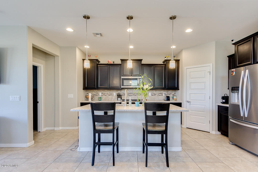 17736 West Sandy Road Goodyear, AZ 85338 - Photo 22 of 29 Kitchen