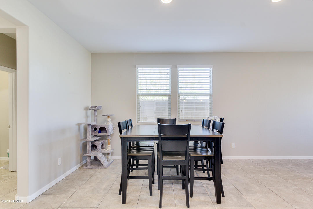 17736 West Sandy Road Goodyear, AZ 85338 - Photo 25 of 29 Dining