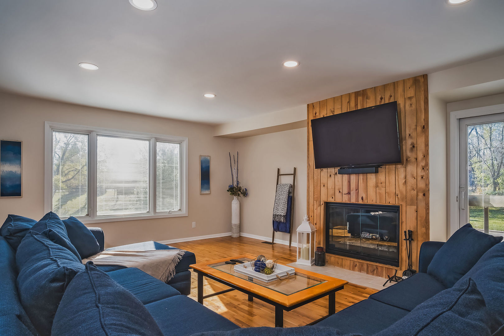 4231 White Ash Road Crystal Lake, IL 60014 - Photo 9 of 46 Gallery Image 9