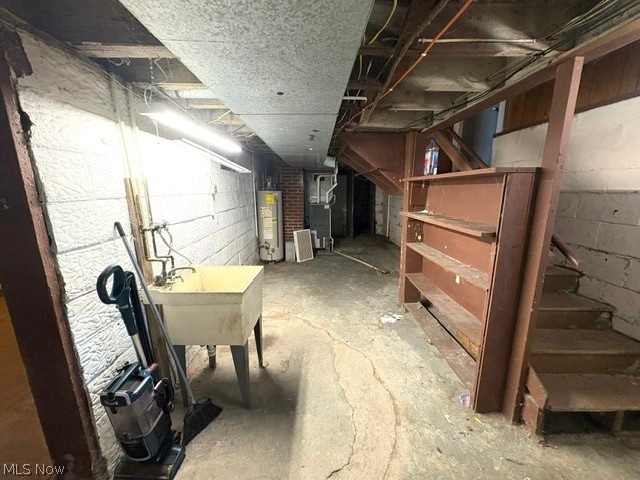 1919 Parkman Road Northwest Warren, OH 44485 - Photo 29 of 41 Laundry area, HWT, Furnace