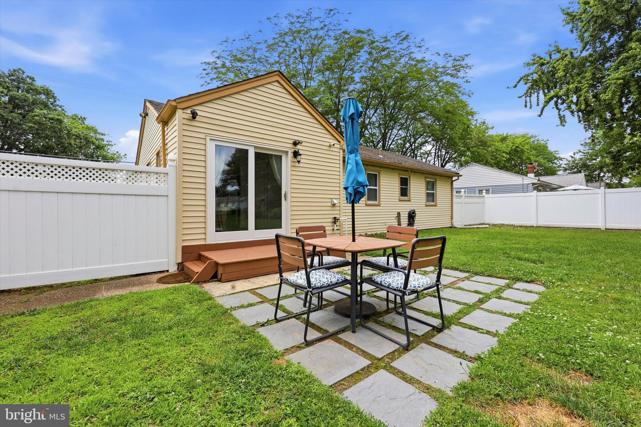 11 Warwick Road Stratford, NJ 08084 - Photo 23 of 27