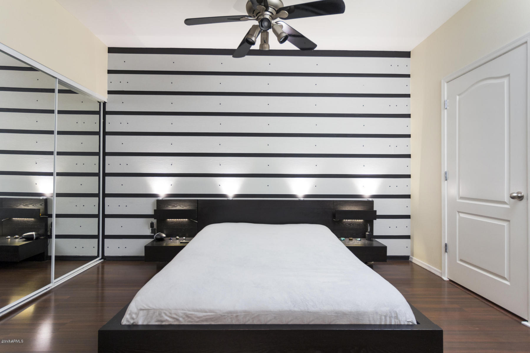 1701 East Colter Street, Unit 203 Phoenix, AZ 85016 - Photo 3 of 19 MASTER BEDROOM