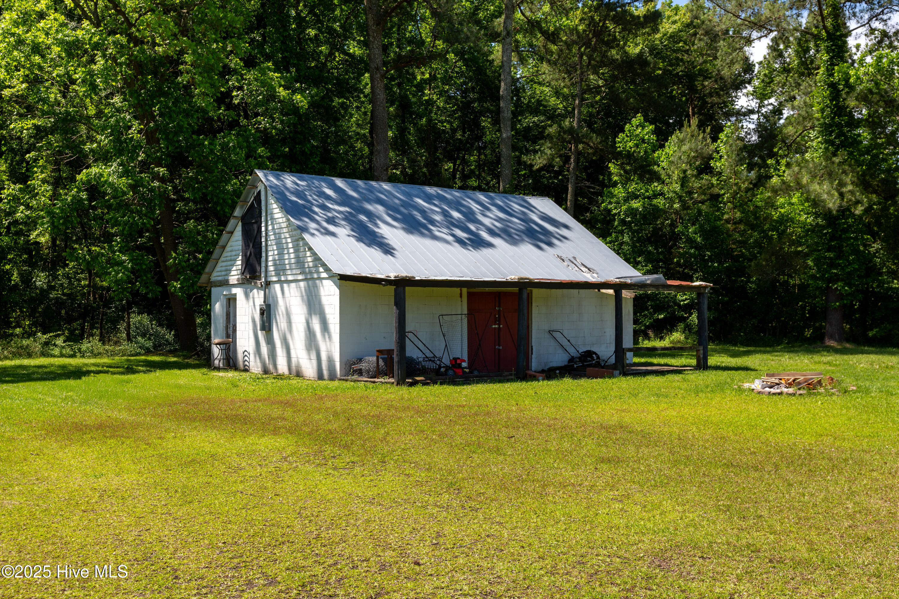 4173 Middle Road Trenton, NC 28585 - Photo 10 of 35 20250507-Rock I (2346 of 1)