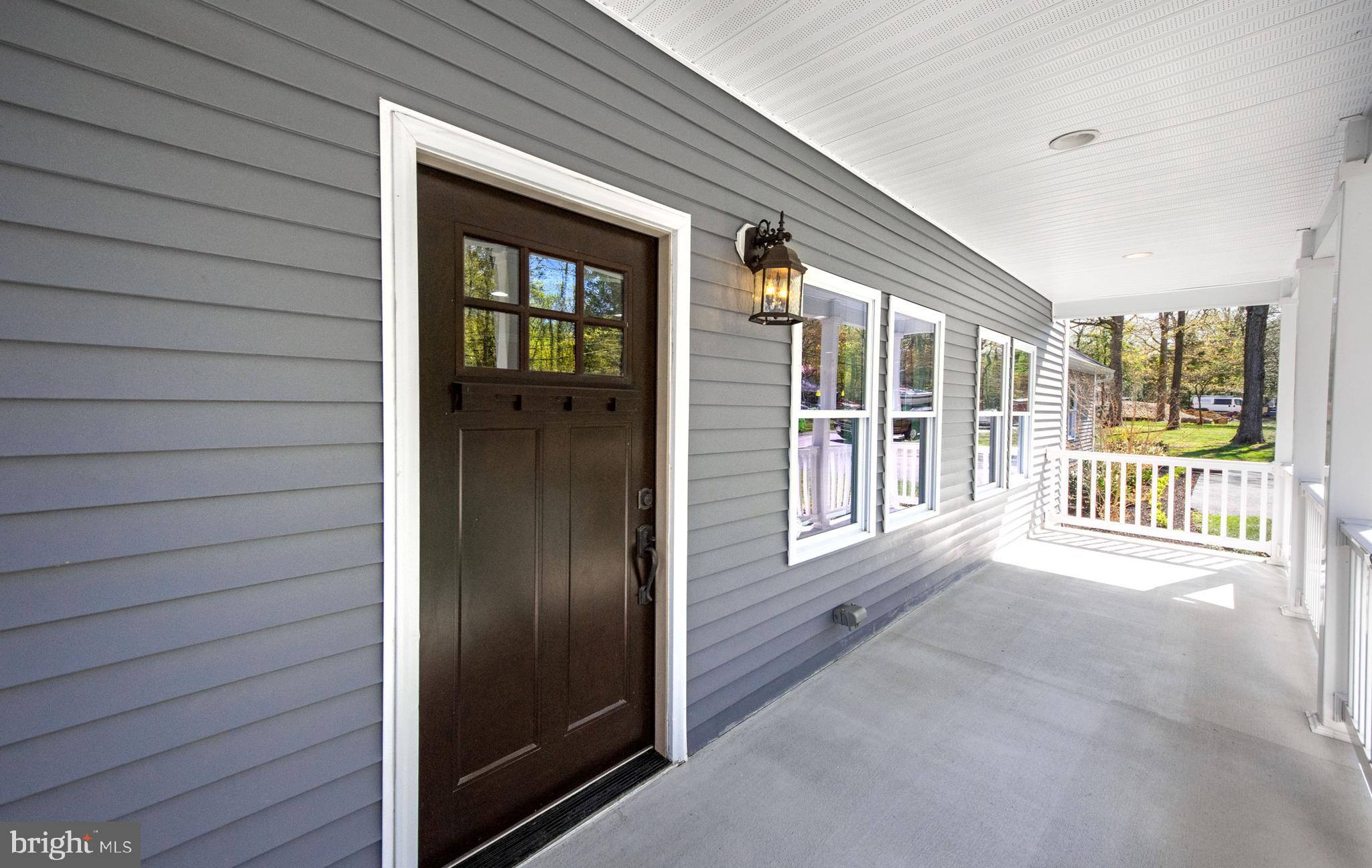 2002 Golupski Road Essex, MD 21221 - Photo 5 of 39 Front Porch