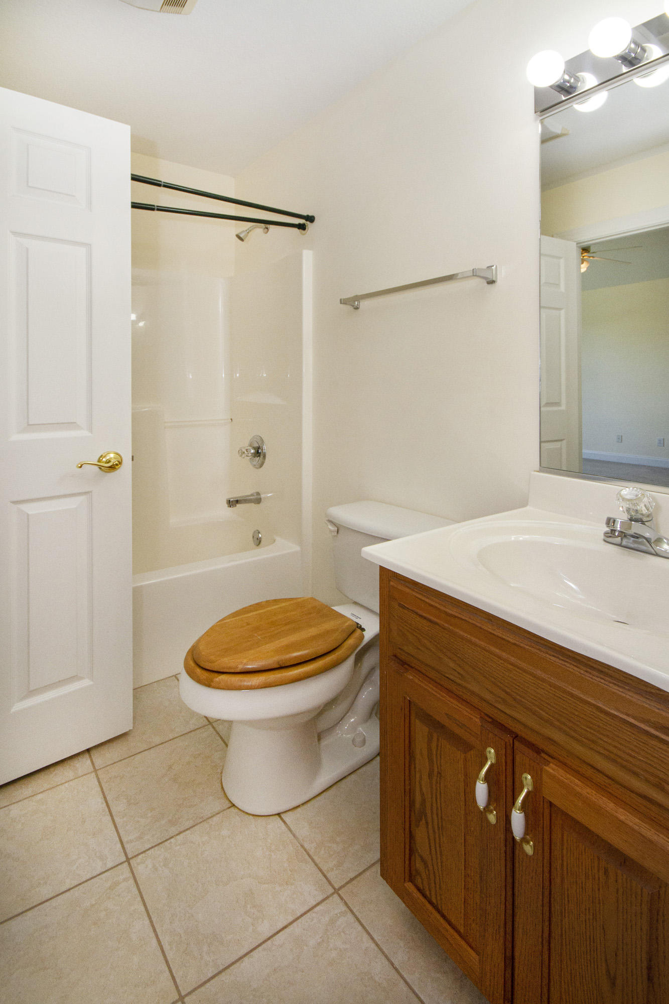 12930 Long Ridge Road Knoxville, TN 37934 - Photo 21 of 34 Connecting Bathroom