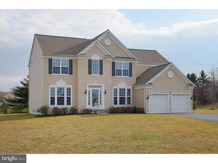 11 Randolph Court Mickleton, NJ 08056 - Photo 2 of 19 Front Yard