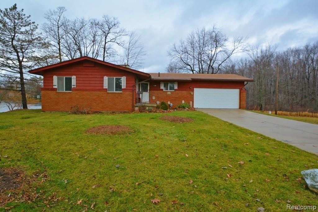 335 Coats Road Lake Orion, MI 48362 - Photo 2 of 48 335 Coats Rd Lake Orion (95a).jpg