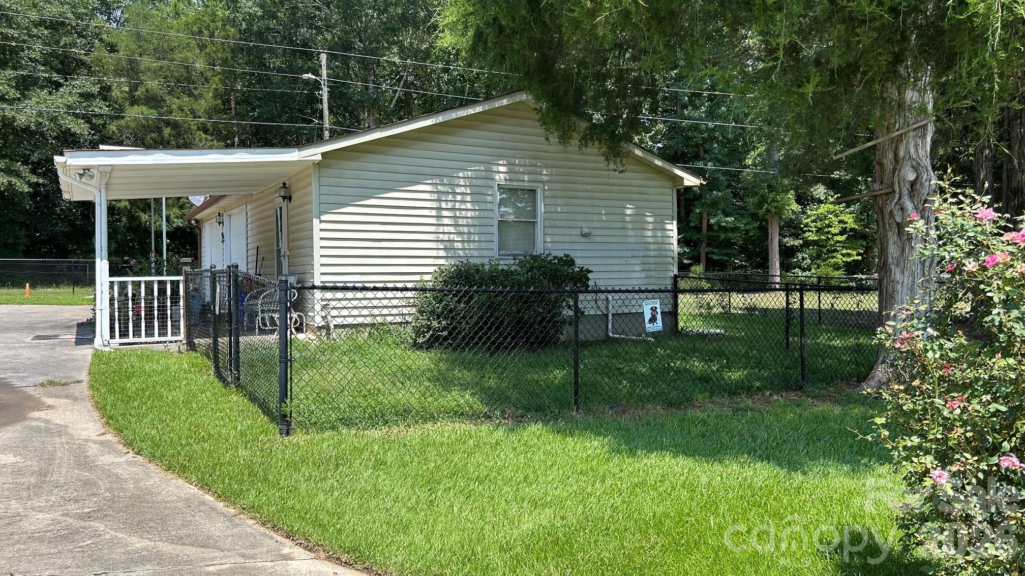 2323 Cherry Road Catawba, SC 29704 - Photo 9 of 39 Gallery Image 9