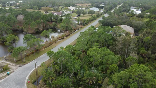 a picture of street view with outdoor space