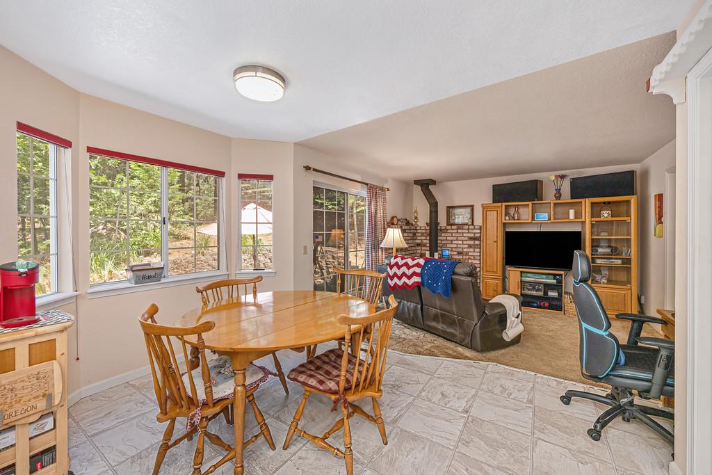2585 Crystal Springs Road Camino, CA 95709 - Photo 6 of 89