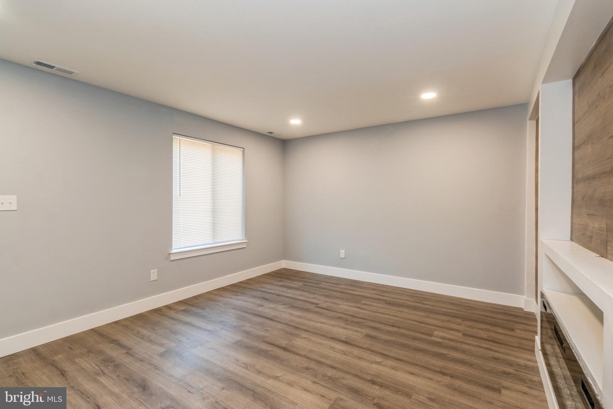103 Myrtle Court Lindenwold, NJ 08021 - Photo 4 of 36