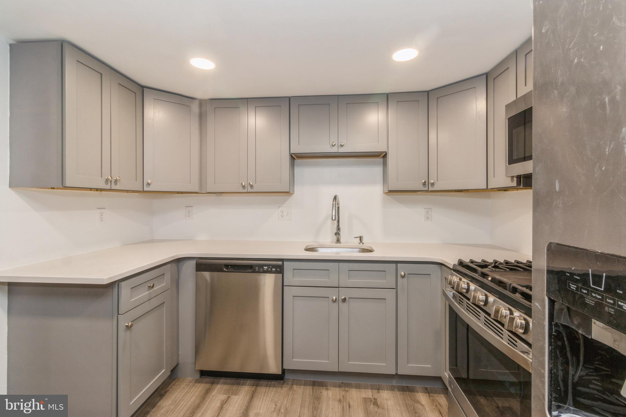103 Myrtle Court Lindenwold, NJ 08021 - Photo 8 of 36