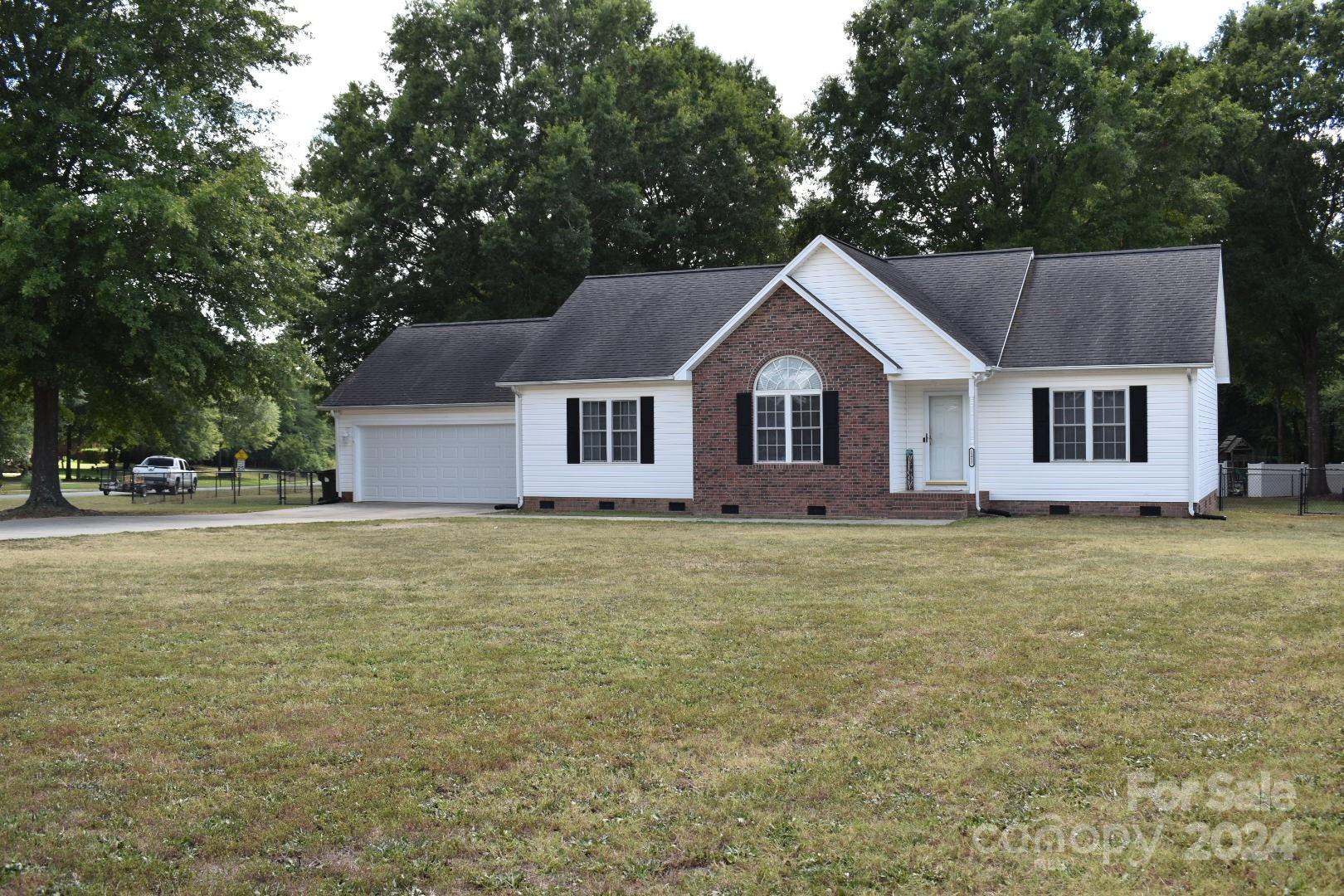 1217 Tom Joye Road Clover, SC 29710 - Photo 2 of 28 Gallery Image 2