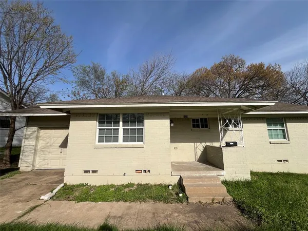 $1,600 | 5828 Lazy River Drive, Dallas, TX 75241