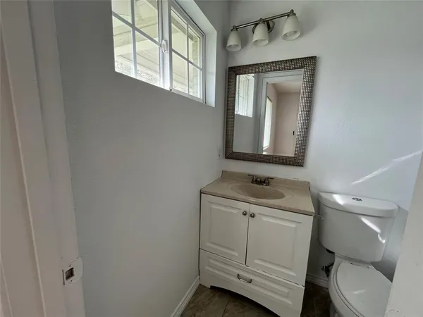 $1,600 | 5828 Lazy River Drive, Dallas, TX 75241