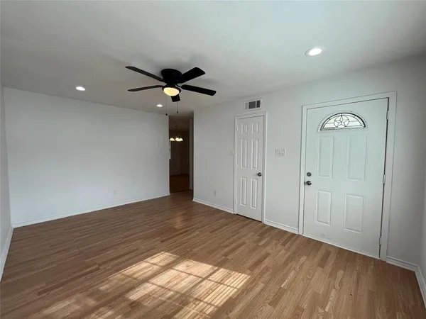 $1,600 | 5828 Lazy River Drive, Dallas, TX 75241