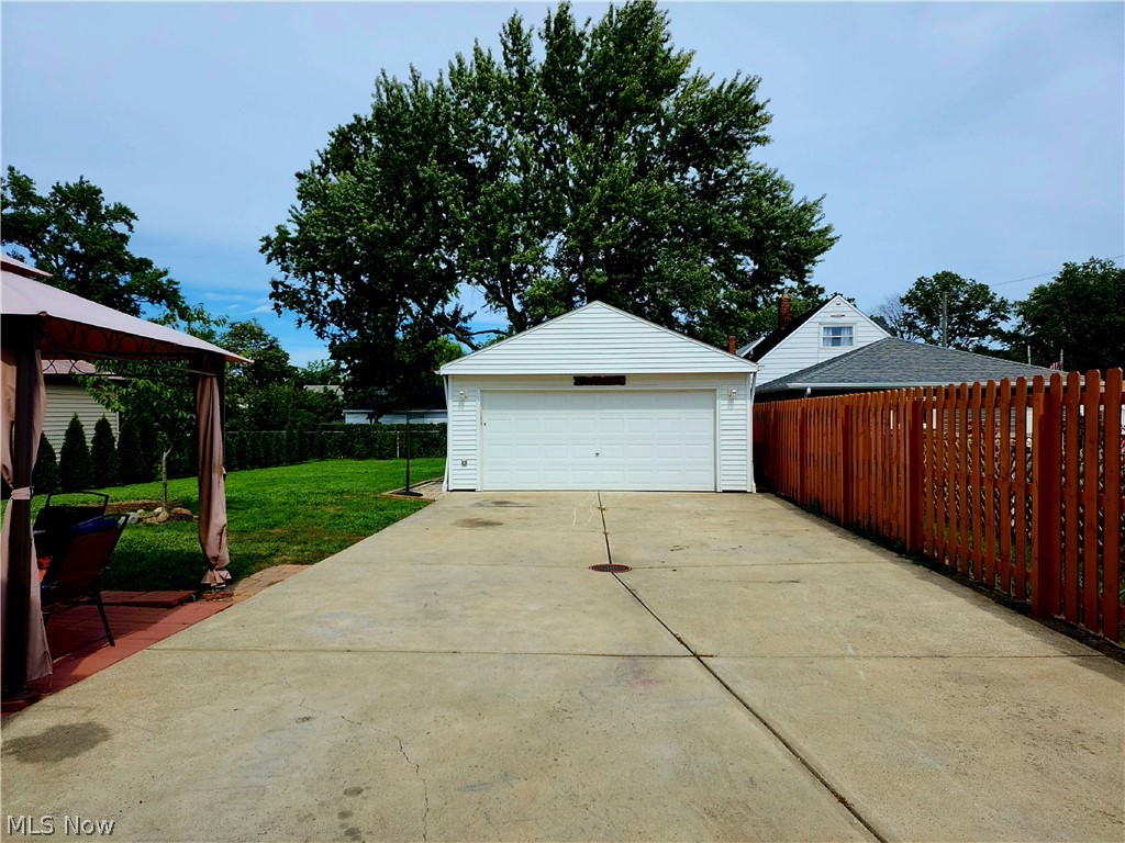 30205 Powell Road Willowick, OH 44095 - Photo 6 of 33