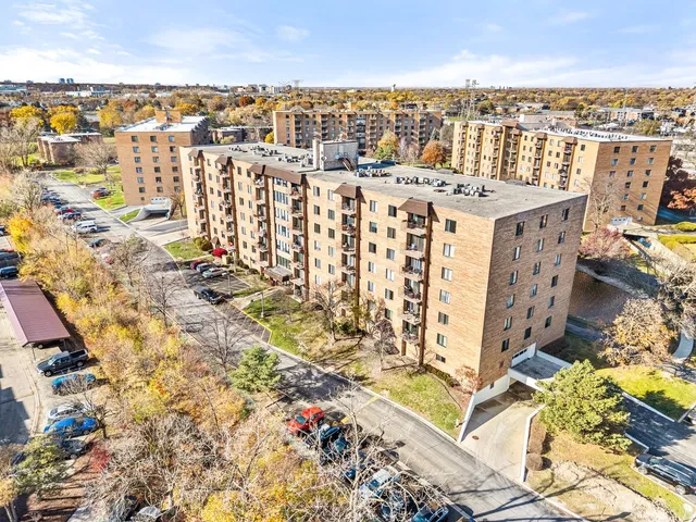 a view of a lake with houses
