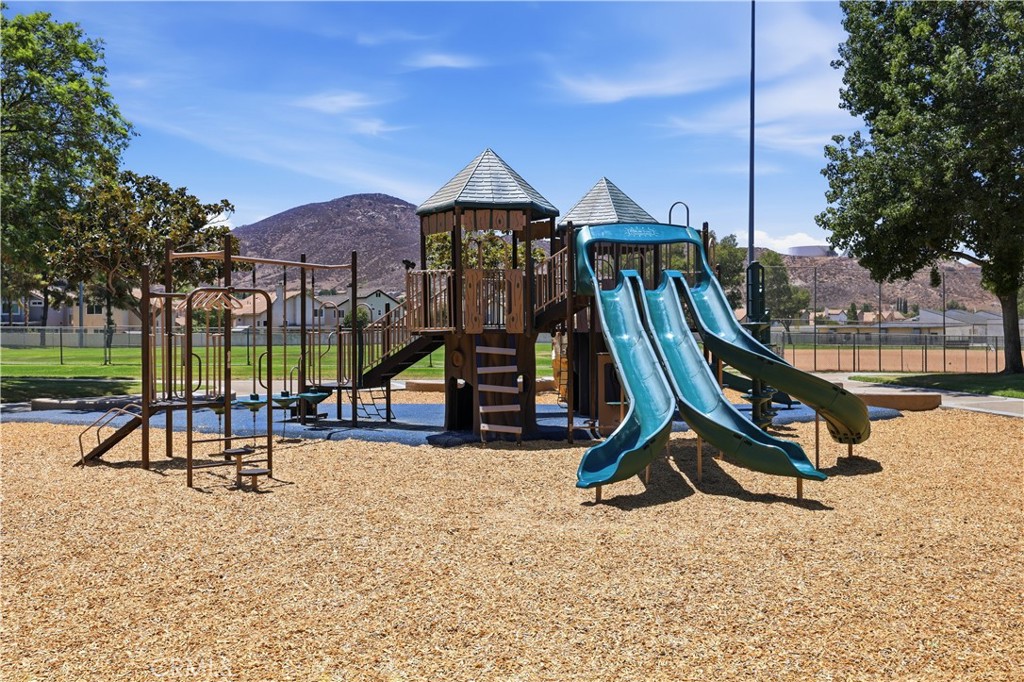 11552 Sheffield Road Fontana, CA 92337 - Photo 28 of 36