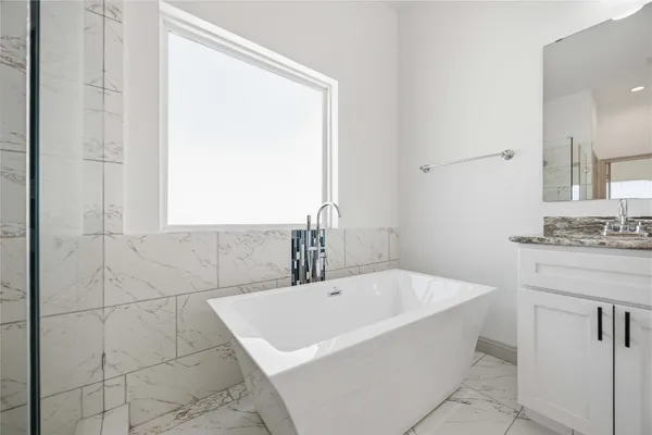 $1,900 | 4521 Clover Street, Houston, TX 77051