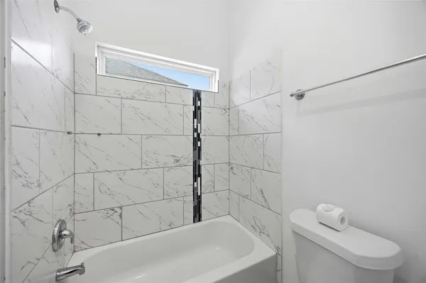 $1,900 | 4521 Clover Street, Houston, TX 77051