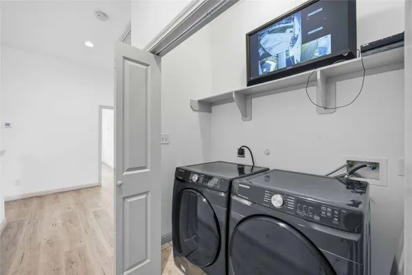 $1,900 | 4521 Clover Street, Houston, TX 77051