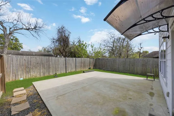 $1,900 | 4521 Clover Street, Houston, TX 77051