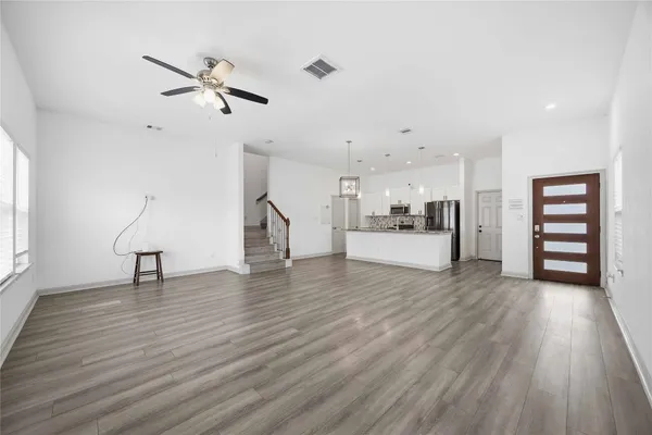 $1,900 | 4521 Clover Street, Houston, TX 77051