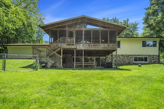 $479,500 | 3840 East Gull Lake Drive, Hickory Corners, MI 49060