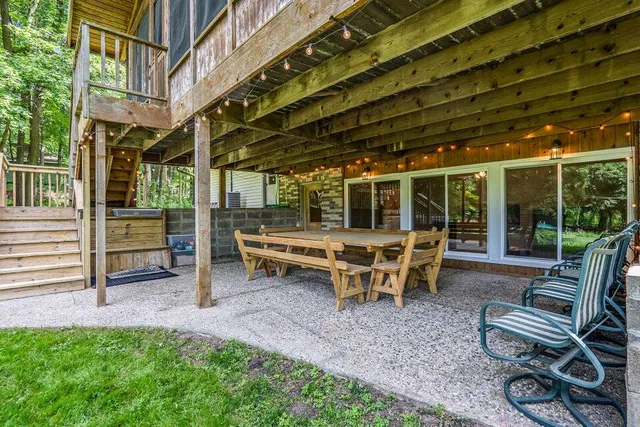 $479,500 | 3840 East Gull Lake Drive, Hickory Corners, MI 49060