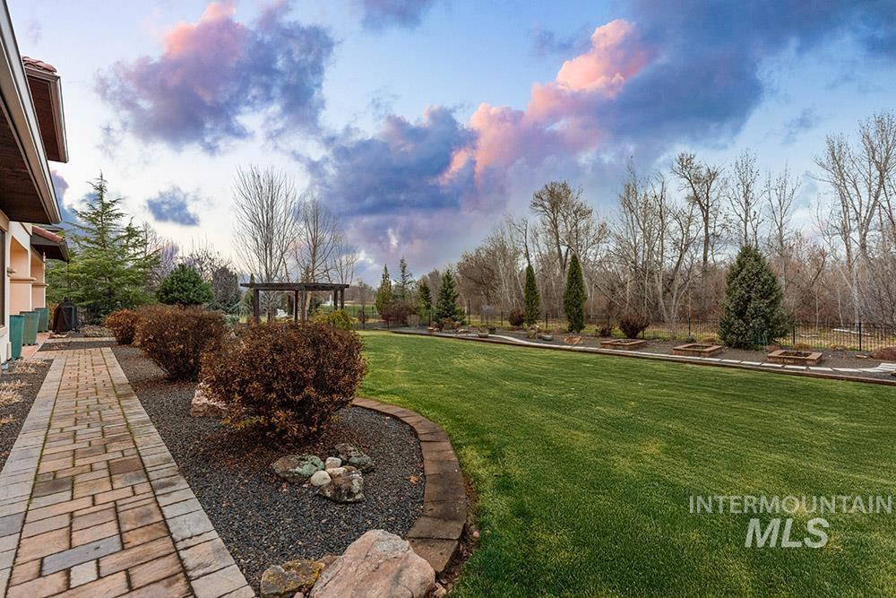 698 West Back Forty Drive Eagle, ID 83616 - Photo 34 of 41