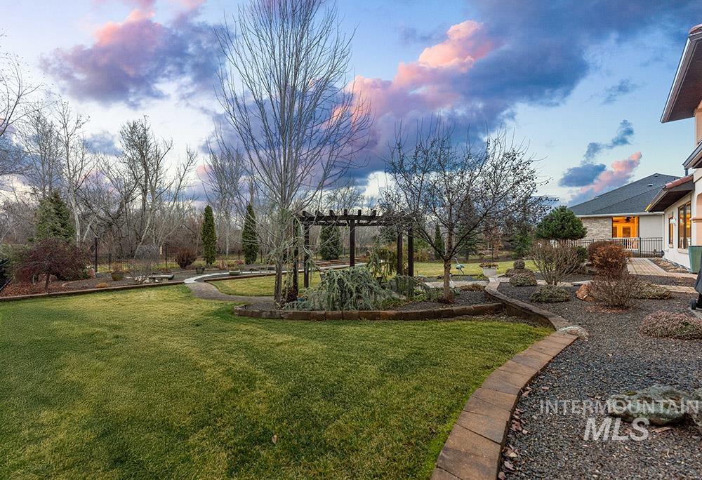 698 West Back Forty Drive Eagle, ID 83616 - Photo 35 of 41