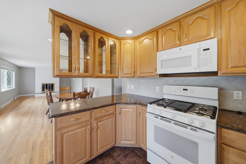 159 Mountainview Road East Longmeadow, MA 01028 - Photo 13 of 37