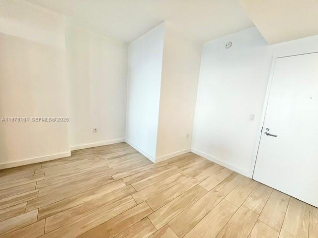 460 Northeast 28th Street, Unit 3203 Miami, FL 33137 - Photo 21 of 41 Den/ Dining Area