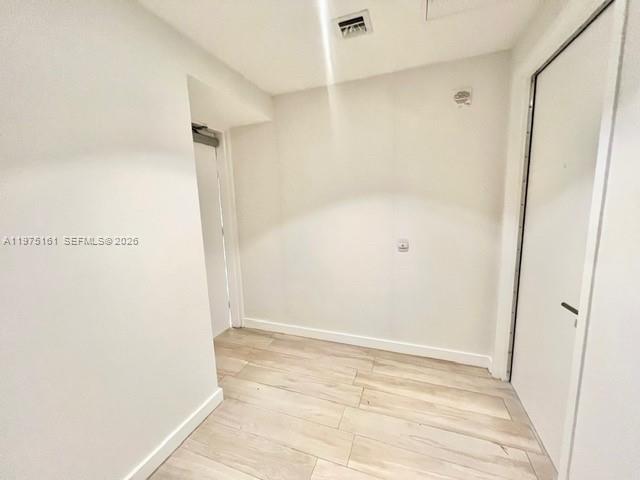 460 Northeast 28th Street, Unit 3203 Miami, FL 33137 - Photo 26 of 41 Private Foyer