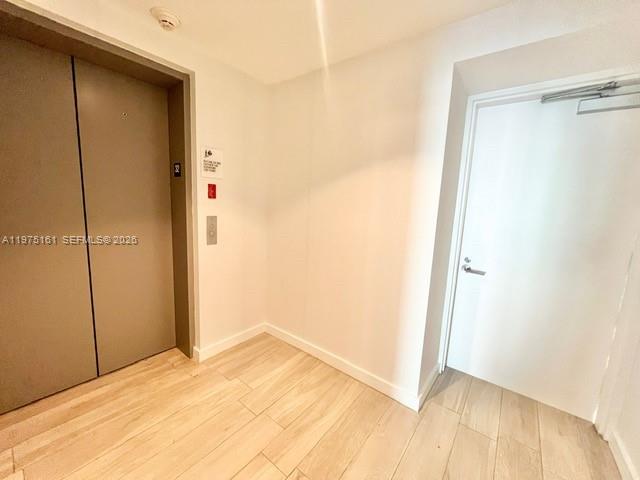 460 Northeast 28th Street, Unit 3203 Miami, FL 33137 - Photo 27 of 41 Private Foyer