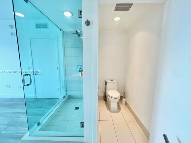 460 Northeast 28th Street, Unit 3203 Miami, FL 33137 - Photo 9 of 41 Master Bathroom