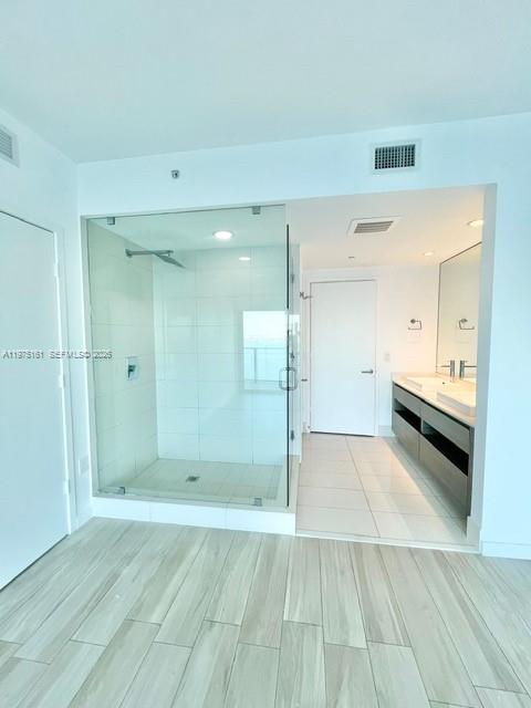 460 Northeast 28th Street, Unit 3203 Miami, FL 33137 - Photo 10 of 41 Master Bathroom